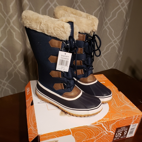 JBU Ladies Winter and Spring boots. Size 9, New with it's Box. Color Navy Blue - Picture 2 of 9